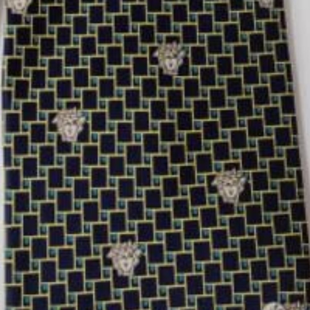 VERSACE Medusa Head V2 Classic 100% Italian silk men’s neck tie - Picture 3 of 3